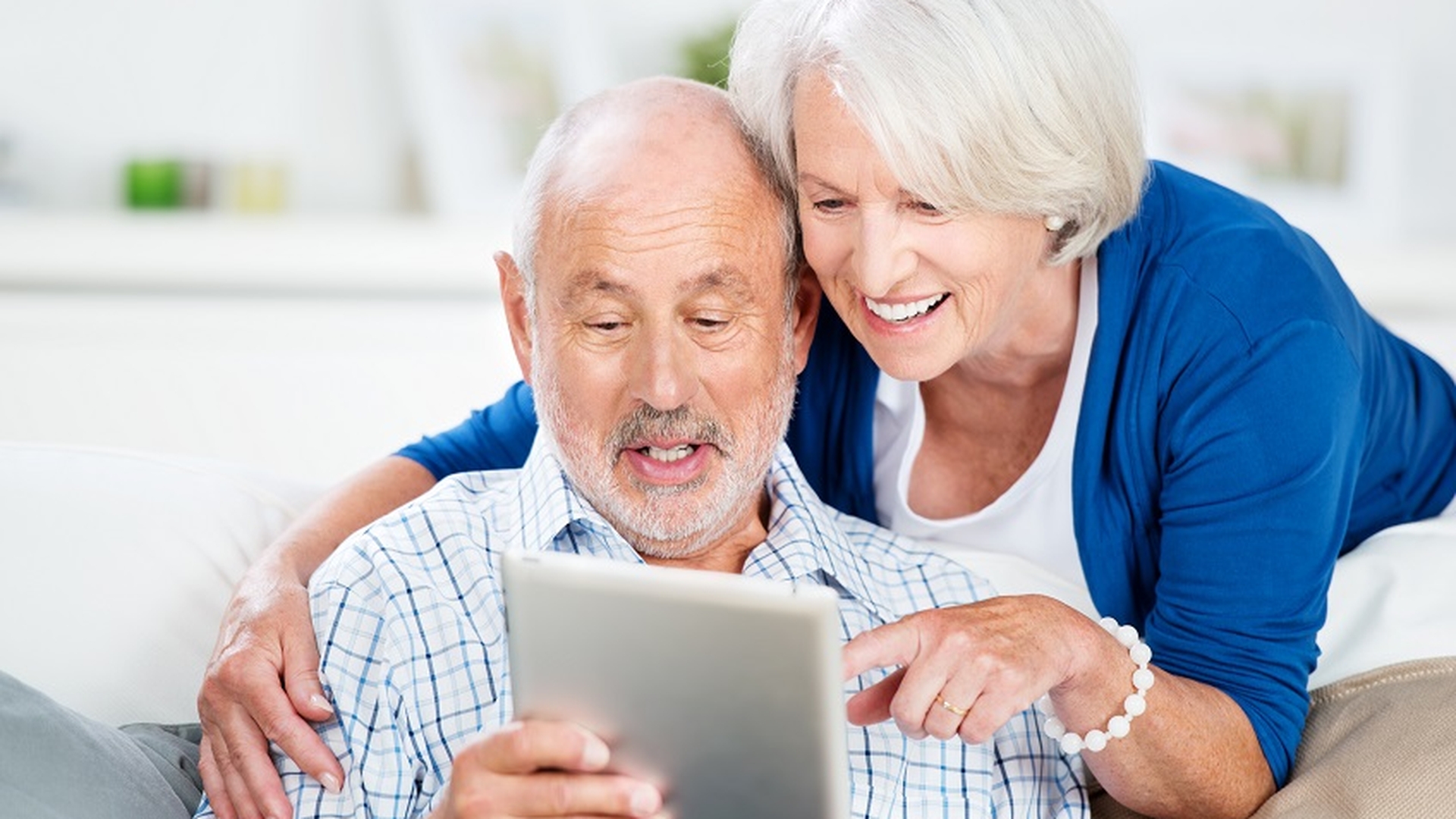 Vești bune pentru români! Se schimbă vârsta de pensionare