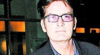 Charlie Sheen a ajuns la spital pe targa!