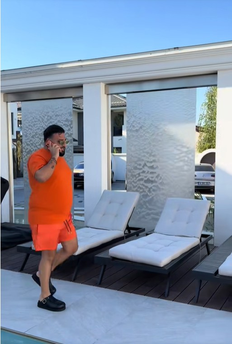 Cum arată curtea lui Costel Biju? Piscina uriașă are un design deosebit