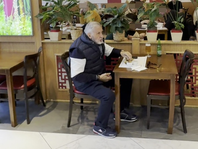 Ilie Năstase a rezistat cât a rezistat, apoi s-a “evaporat”. Evadare ca-n filme de lângă soție!