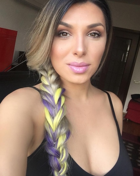 Sorana de la ASIA  a renunţat la părul blond