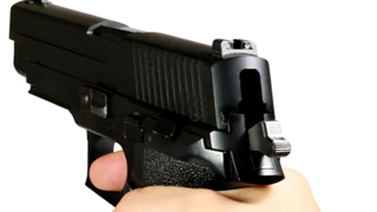 Un barbat gelos si-a ucis iubita si fiica de patru ani pentru ca l-a inselat pe Facebook