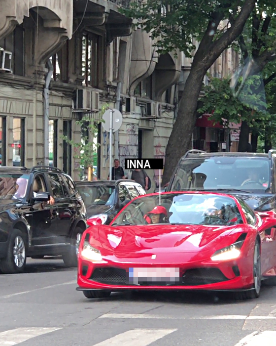 Inna și Deliric, în trafic cu superbul Ferrari de 350.000 de euro