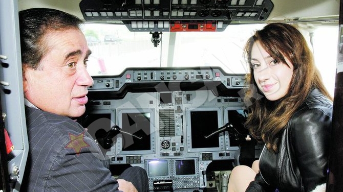 Ioan Niculae si-a prezentat avionul de 16,6 milioane $
