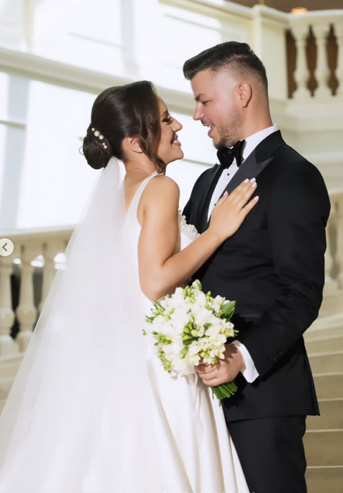 Finalistul Românii au talent și fosta prezentatoare METEO de la Prima TV s-au căsătorit religios! Primele imagini de la nunta lui Valentin Luca și Roxana Ghiorghian