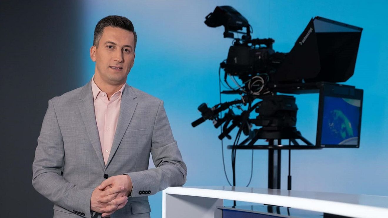 „Ai gagică?!” Secretul din trecutul amoros al lui Cosmin Stan, prezentatorul Știrilor Pro TV