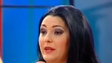 VIDEO Angela Rusu o duce bine! Si-a cumparat doua masini de lux odata