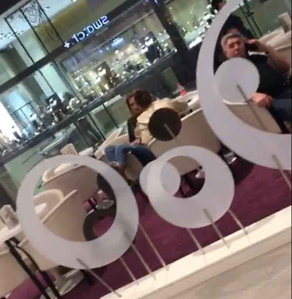 Diana Munteanu a incurcat mall-ul cu dormitorul 01