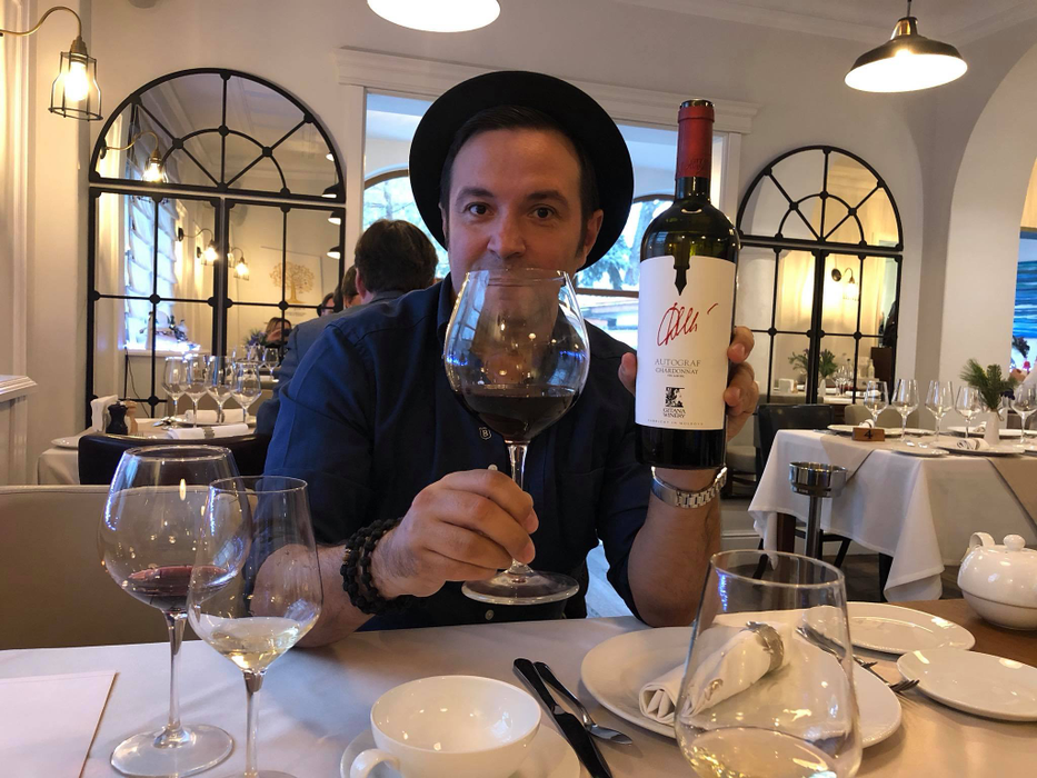 Daniel Buzdugan, martor la o cafenea din Viena! Jurnalistul a povestit totul pe Internet: “A intrat un tip zdrențăros…“