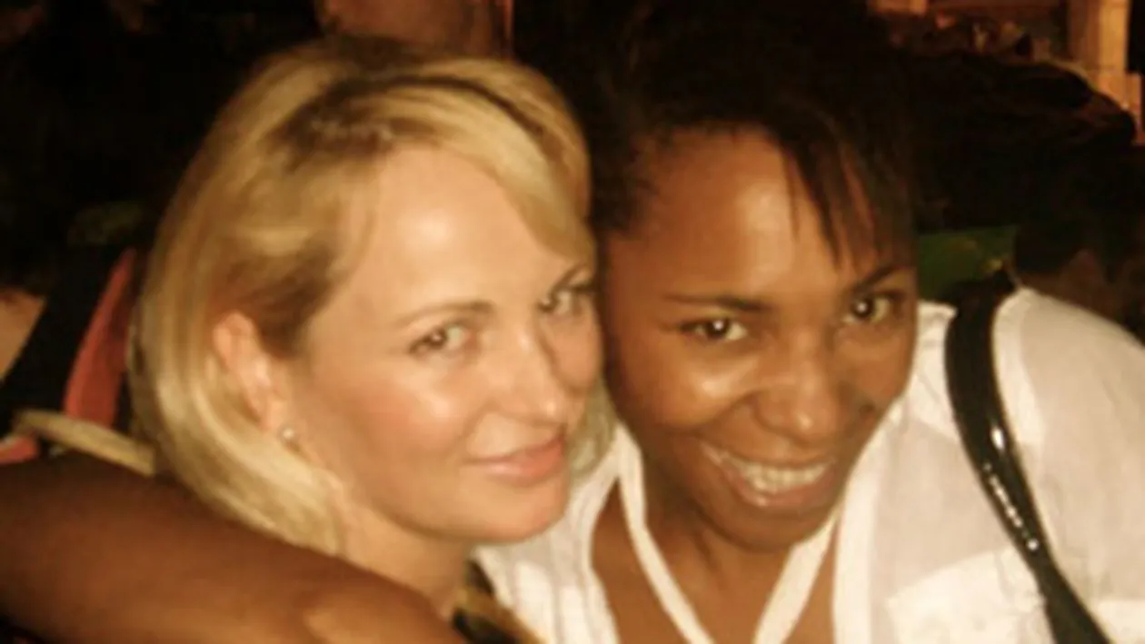 Delia Antal, vecina cu Sonique: Am petrecut cu ea la un restaurant. Ne place sa frecventam aceleasi locuri