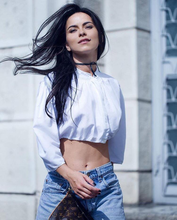 Inna, schimbare radicală de look! N-o mai recunoști pe stradă