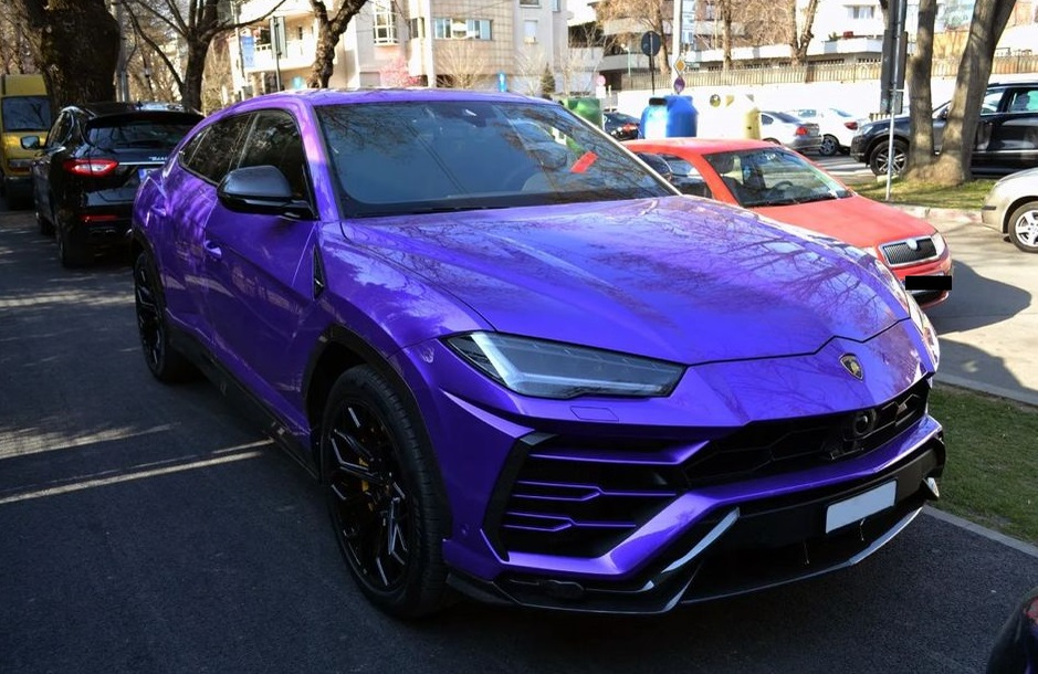 Milionarul are și un Lamborghini Urus (Foto: Instagram)