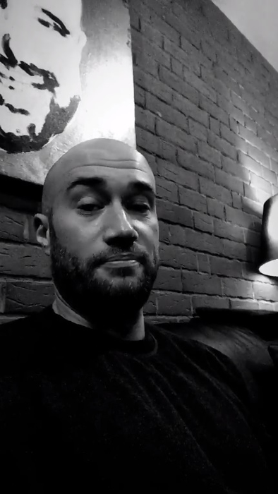 Mihai Bendeac, filmat gol pușcă la duș! Ce declarații obscene a făcut după ce a ieșit din baie
