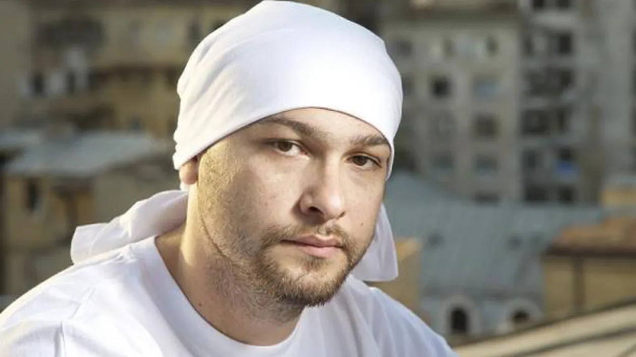 Bitza: Ma bucur ca romanii, in sfarsit, iau atitudine si ca isi spun pasurile in public si protesteaza. Mi se pare bestial