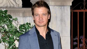 Jeremy Renner, din Hurt Locker, implicat intr-o bataie in Thailanda! Prietenul lui a fost injunghiat in gat si in stomac!