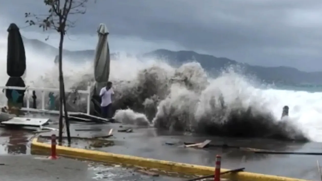Cel puțin 51 de persoane au fost rănite în urma taifunului Trami în sudul Japoniei