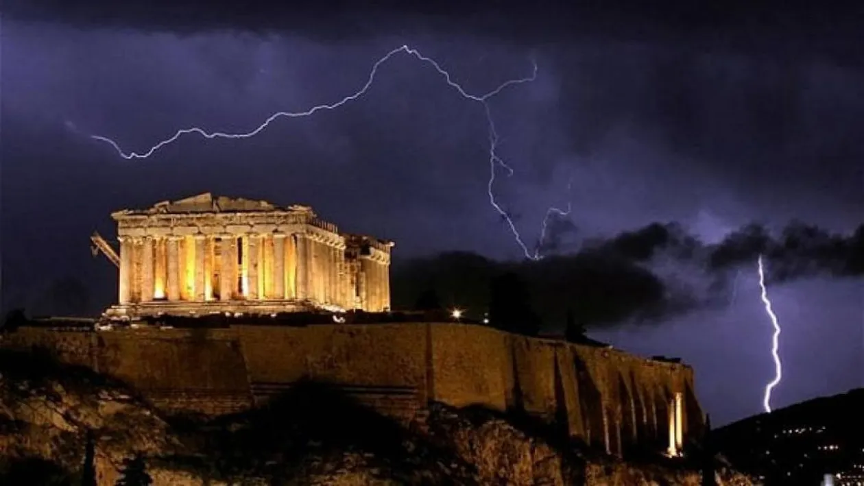 Ministerul de Externe a emis atenționare de călătorie pentru Grecia din cauza furtunilor
