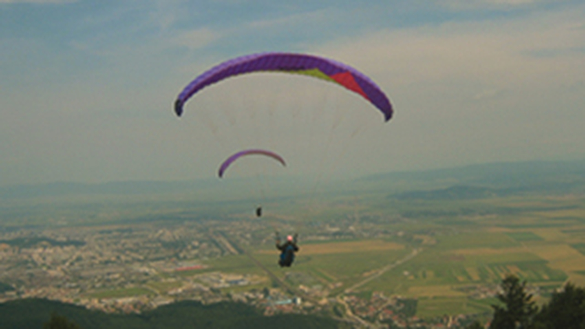 Un turist din Brasov a murit dupa ce s-a prabusit cu parapanta in Costinesti