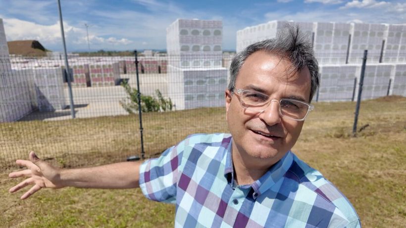 Deși soția lui este medic, Lucian Mândruță cere sfaturi de slăbit pe Facebook. Tratamente interzise și medicamente ilegale, promovate de jurnalist