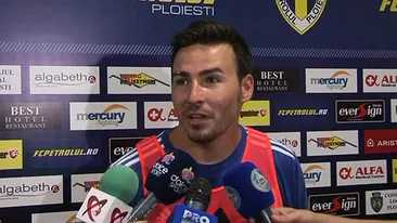 Adrian Cristea s-a facut de ras imediat dupa ce urcat-o pe Bianca in avion! A ramas singur la masa si a postat asta pe internet