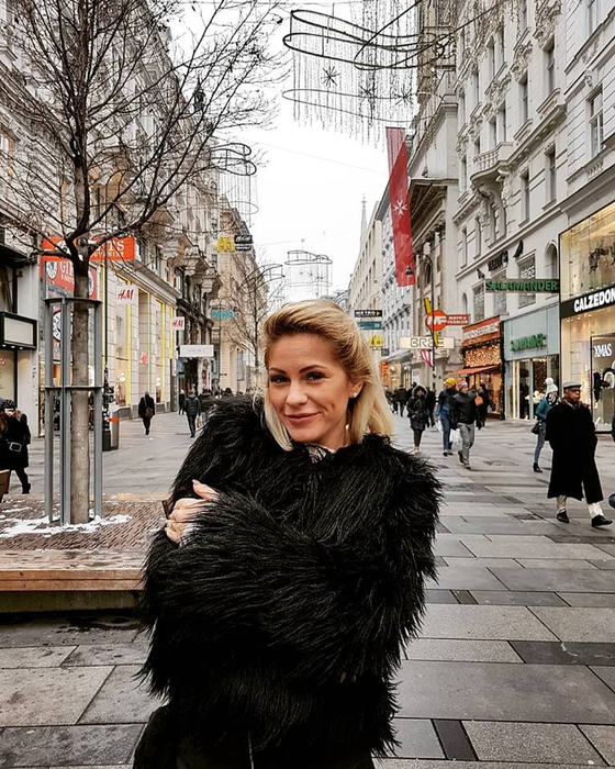 Ioana Tufaru dă de pământ cu Hannelore Ulrich de la “Insula iubirii”! Spune că știe adevărul