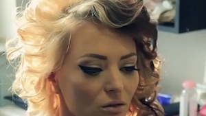 Delia a lansat un videoclip dedicat bolnavilor de psoriazis! Uită-te la imagini şi spune-ne ce crezi! Îţi place?