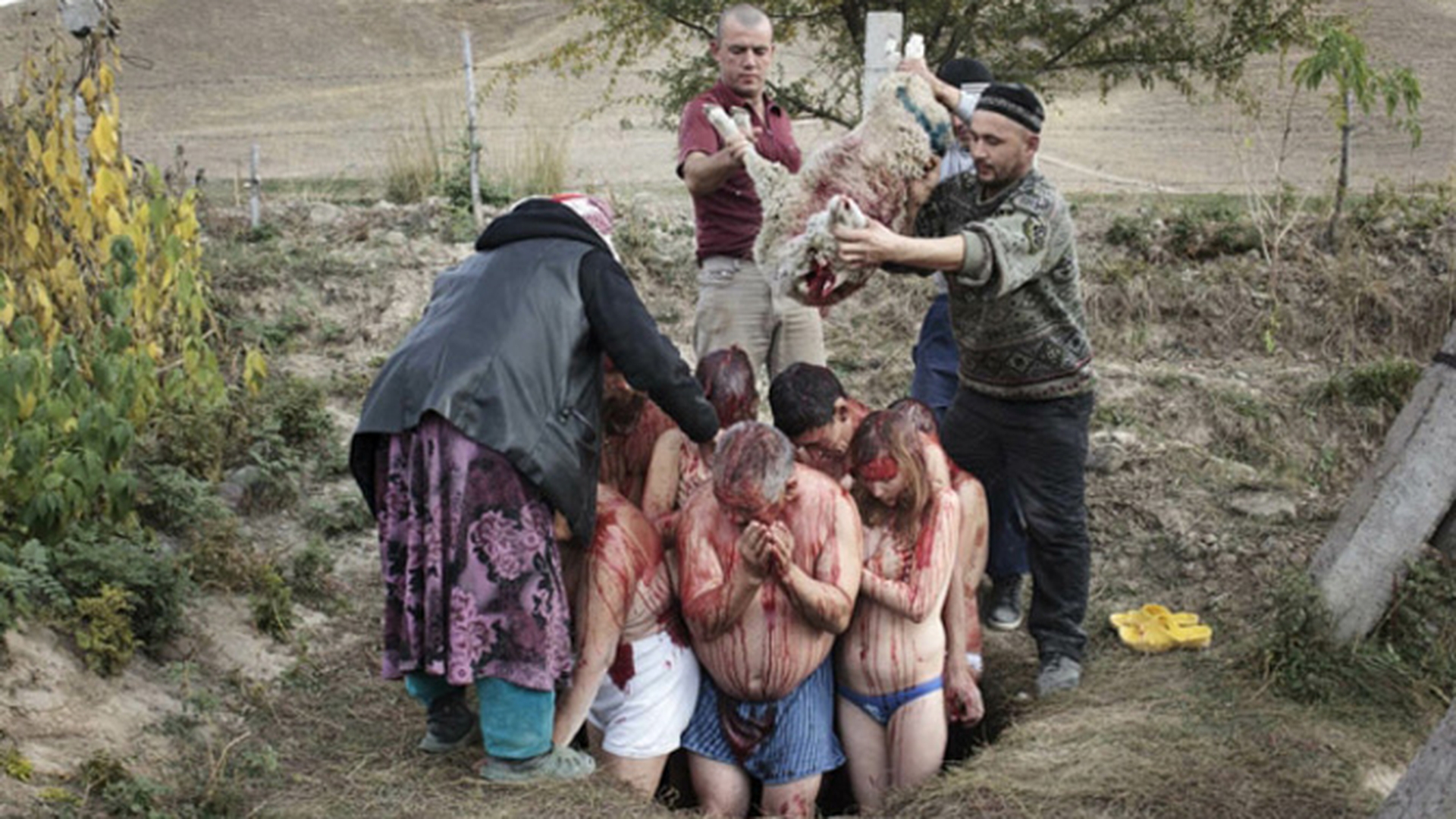 "Unde mergi tu, mielule? La taiere, domnule!" Uite cel mai macabru ritual de a te curata de rele!