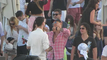 Bogdan Vladau este tanar si nelinistit! A facut circ in club si apoi s-a rupt in figuri la bordul unui Hummer, prin Mamaia!