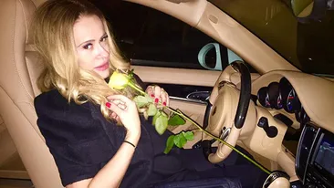 Anda Adam este de nerecunoscut! Nici fardurile nu ii ascund oboseala de pe fata