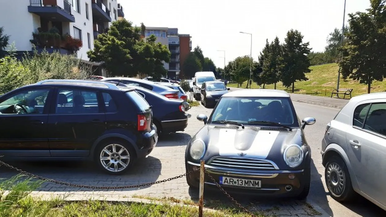 Scandal într-o parcare din Arad! Omul a rămas mască atunci când ”doamna” i-a dat replica: ”Auzi, băiețaș...”