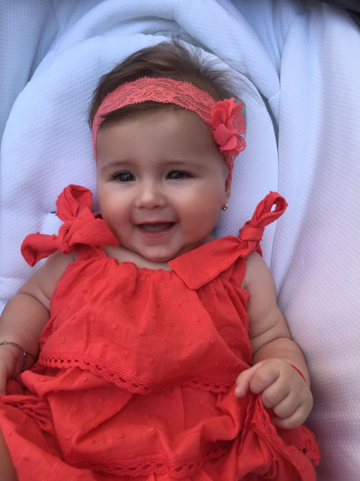 Anais, fiica lui Christian şi a Iuliei Sabbagh, este o  mică vedetă pe reţelele de socializare.