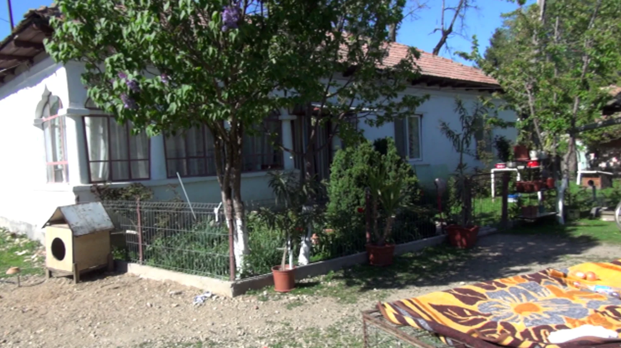 Casa în care a copilărit Gina Pistol/ Sursa foto: Wowbiz.ro