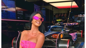 Ivana Knoll a stârnit sute de mii de reacții după apariția incendiară de la Formula 1 | Galerie foto