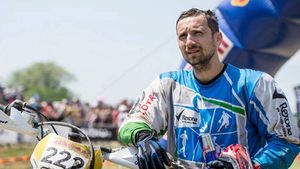ACCIDENT TERIBIL! Dani Otil a cazut 25 de metri in gol si s-a izbit de o stanca