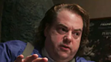 Cine este omul de afaceri despre care Becali spune ca ar fi in umbra lui Dan Diaconescu? Americanul Adam Victor conduce un imperiu de miliarde de dolari, e pasionat de curse de cai si are centura neagra la judo!