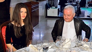 Isi vrea cu orice pret eleva inapoi! Vezi aici la ce masuri extreme a recurs Irinel Columbeanu pentru a se impaca cu fosta iubita!
