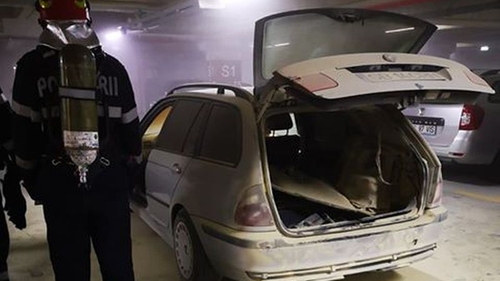 Mall-ul din Sibiu, evacuat din cauza unui incendiu izbucnit la o mașină din parcarea subterană