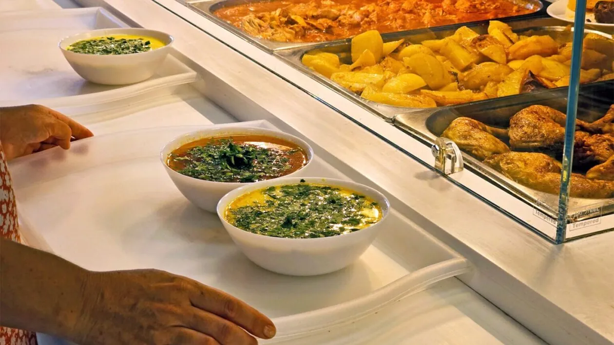 Cât costă o ciorbă de pui, de vită sau de burtă, la împinge tava din Eforie Nord