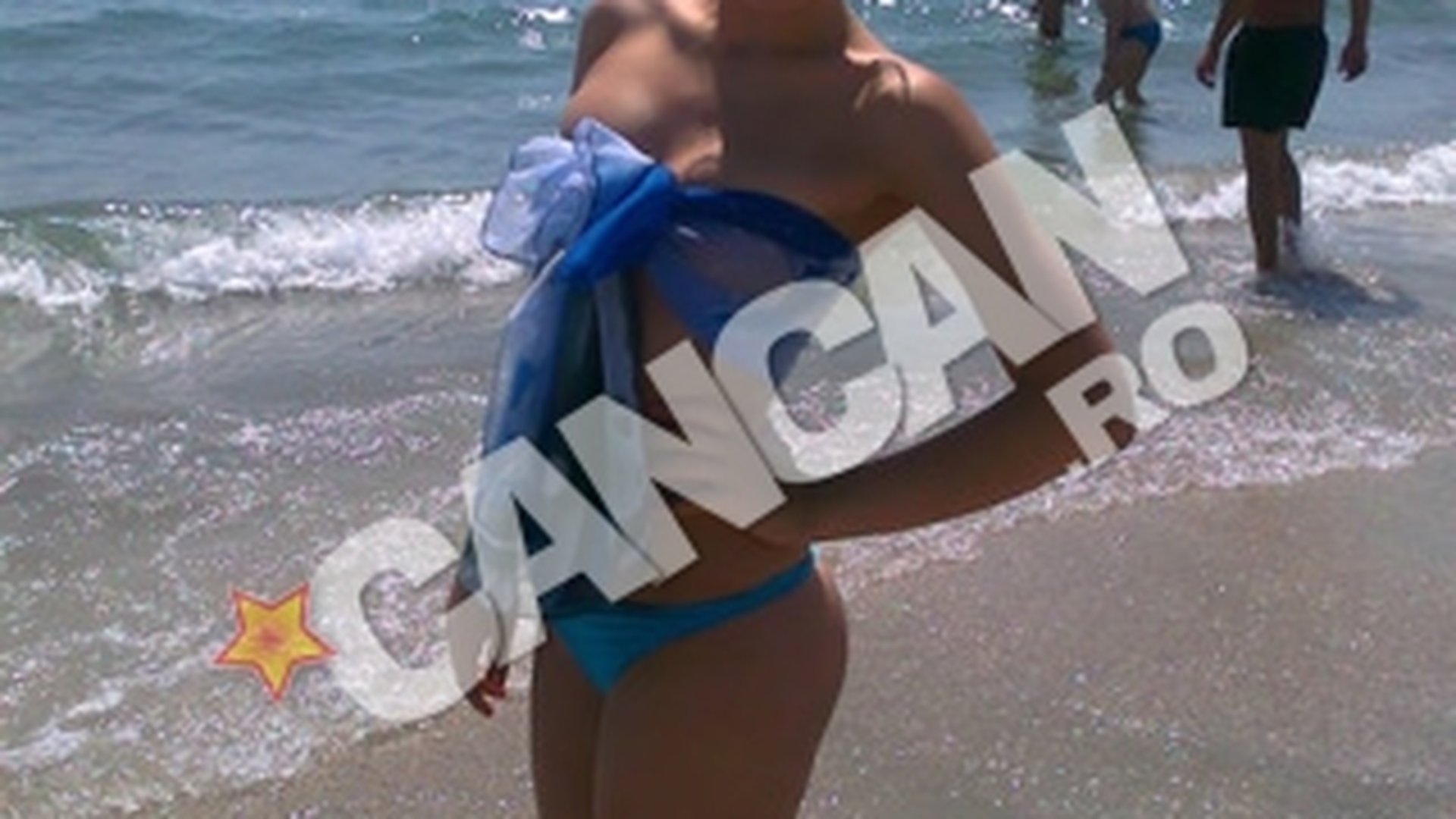 Angelica “Copanika” a ajuns de rasul Internetului! Vezi aici toate glumele care s-au facut pe seama elevei din Braila, exmatriculata dupa ce si-a batut si scuipat colega!