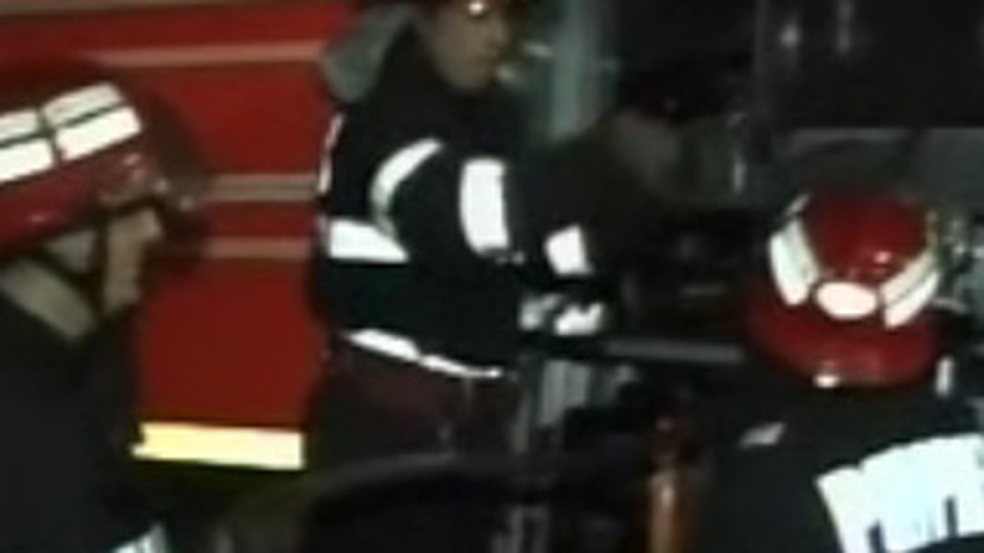 VIDEO Un clujean a dat foc apartamentului in care locuia, dupa care a disparut!