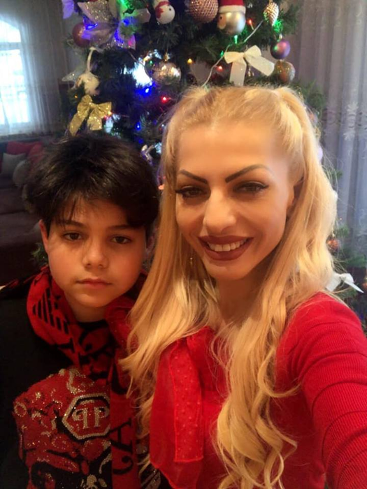 Nicoleta Guță, sărbători fără soțul ei! Alături de cine s-a pozat artista