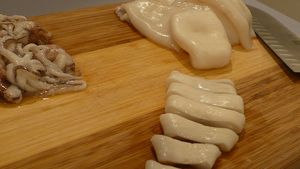 Alertă în China! S-au găsit urme de coronavirus pe pachete importate din Rusia