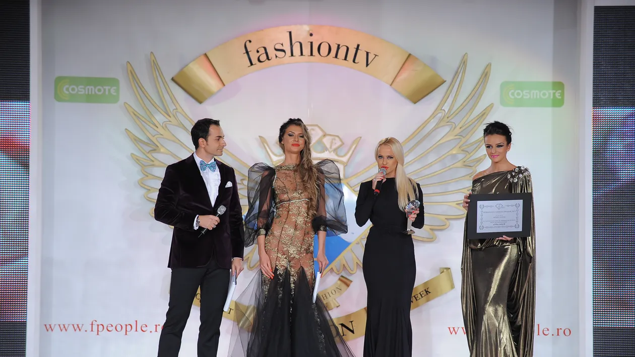 A primit titlul de cea mai fashion vedeta, dar aparitiile ei lasa de dorit! Anda Adam, abonata a rubricilor Prost imbracate!