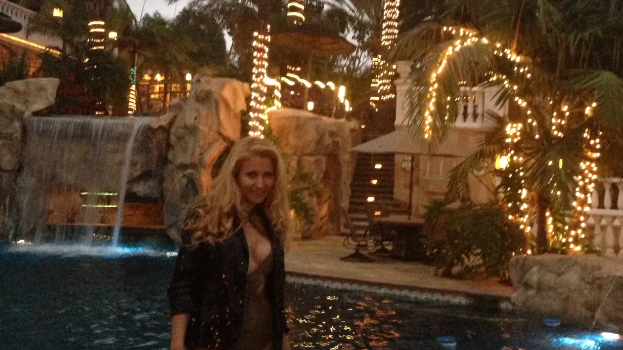 Traiul de lux pe care il duce Anamaria Ferencz in vila ui Nick Radoi e pe sfarsite! Iubita milionarului se duce s-o dea afara!