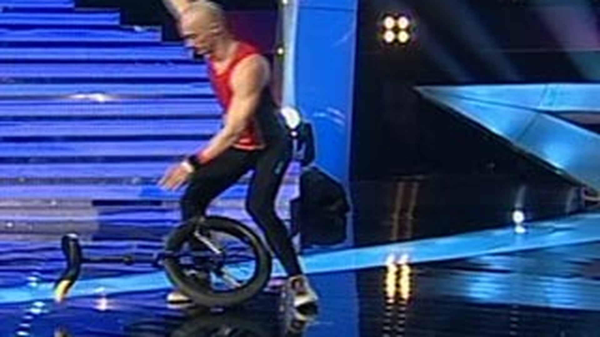 "Omul cu roata" a dat-o in bara la Romanii au Talent! Mihai Petre a tinut sa-i opreasca momentul: "Ai ratat"