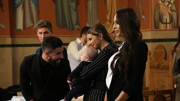 EXCLUSIV. Reghe şi Anamaria Prodan nu s-au uitat la bani! Ce sumă au pus naşii în plic la botezul fiului fotbalistului Gabi Enache!