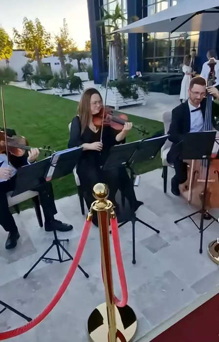Cezar Ouatu și-a botezat fetița! Primele imagini de la eveniment