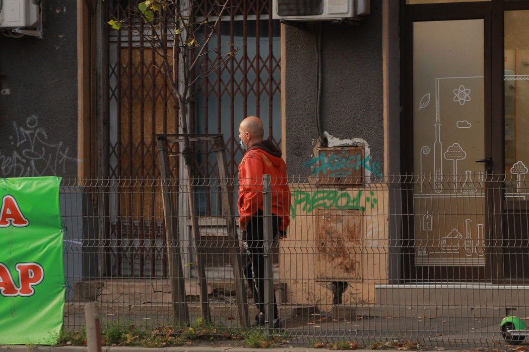 Costi Ioniță, la plimbare prin cartier
