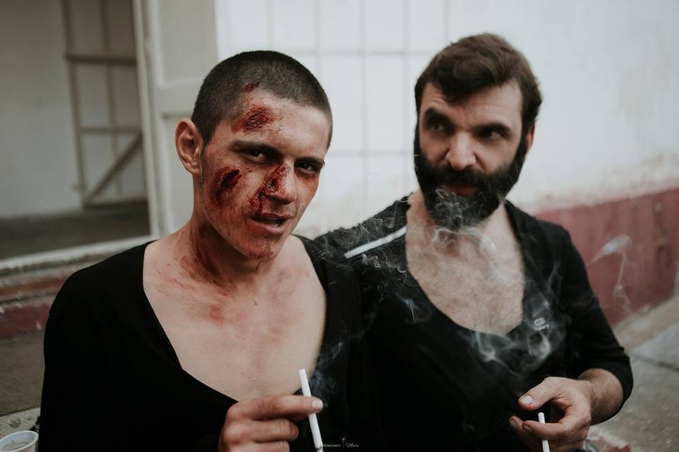 Kim (dreapta) si un coleg actor în cel mai nou film al lui Toma Enache