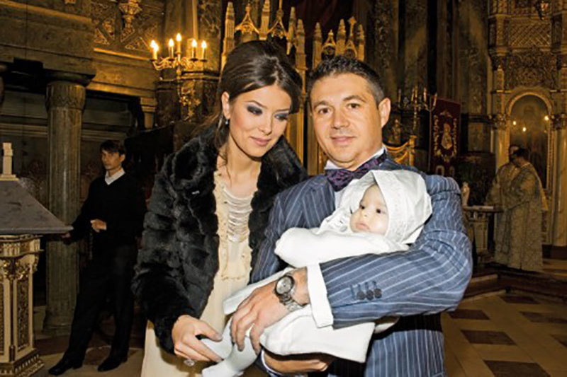 Adrian Ispravnic, alături de Laura Teodoru şi de fetiţa lor, Sophie